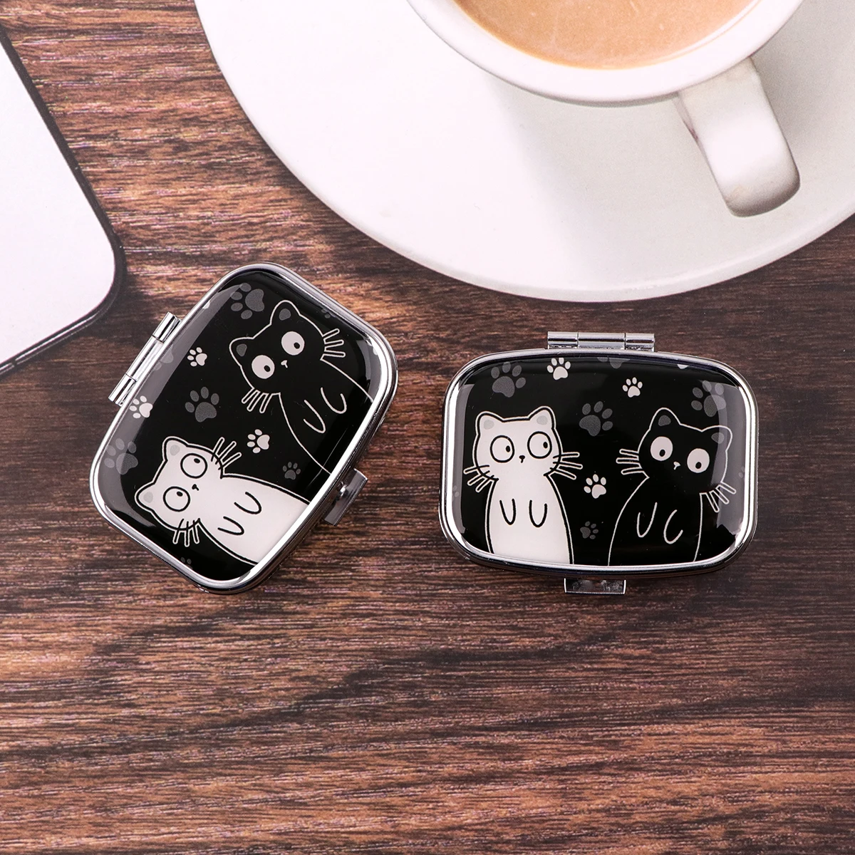 Cartoon Black And White Cat Tr - Cable Box Organizer ulasan dan harga